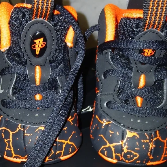 Nike Lil' Posite One Black and Silver Size 1c - Picture 6 of 6